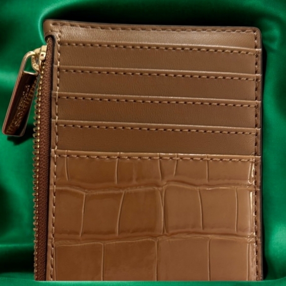 Michael Kors Jet Set Travel Medium Top-Zip Card Case - Picture 4 of 5